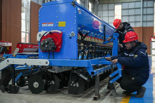 河北任丘“農(nóng)機(jī)村” 機(jī)器聲里迎新春，工程機(jī)械奏響發(fā)展強(qiáng)音